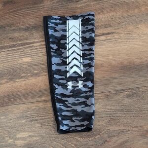 Under Armour Camouflage Arm Compression Sleeve with Chevron Design